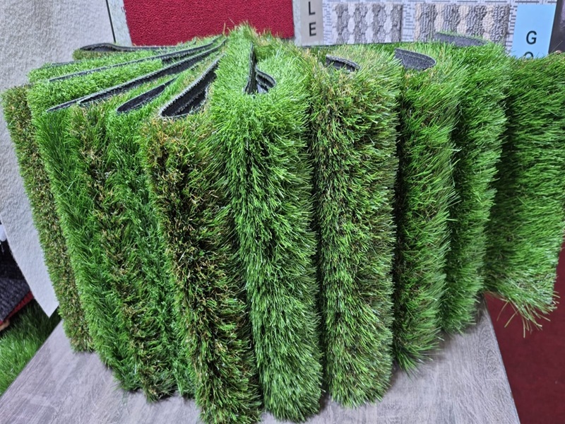 Teras çim halısı modelleri - farklı lif yüksekliği ve renk seçenekleri teras yapay çim model karşılaştırma İstanbul