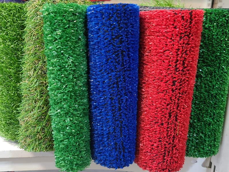 Teras çim halısı - geniş teras yapay çim kaplama uygulaması, oturma alanı ve açık alan dekorasyon İstanbul