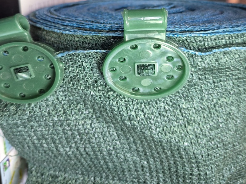 Klips İmalat - Yerli üretim gölgelik file bağlama klipsi ve kelepçe; enjeksiyon kalıp teknolojisiyle üretilen, UV stabilizan ve darbe modifiyeli polipropilenden imal edilen, stok veya özel sipariş seçenekleriyle temin edilebilen klips çeşitleri.