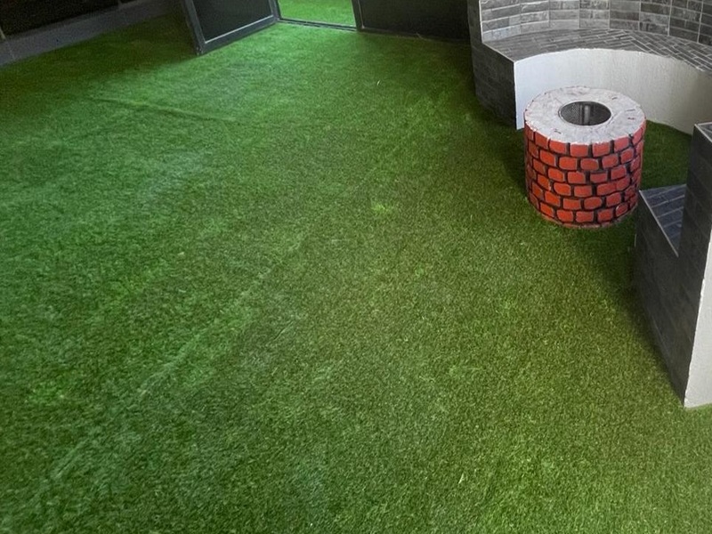 Suni çim halı - doğal görünümlü ekonomik sentetik çim, bahçe teras balkon için uygun fiyatlı suni çim